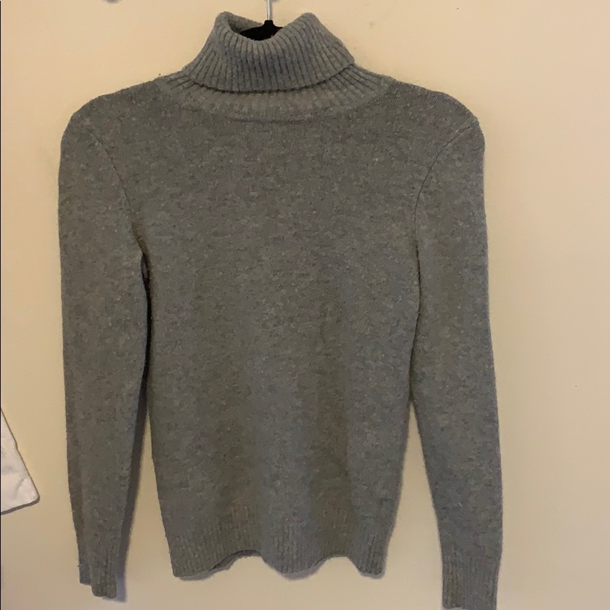 Gap Gray Turtle Neck